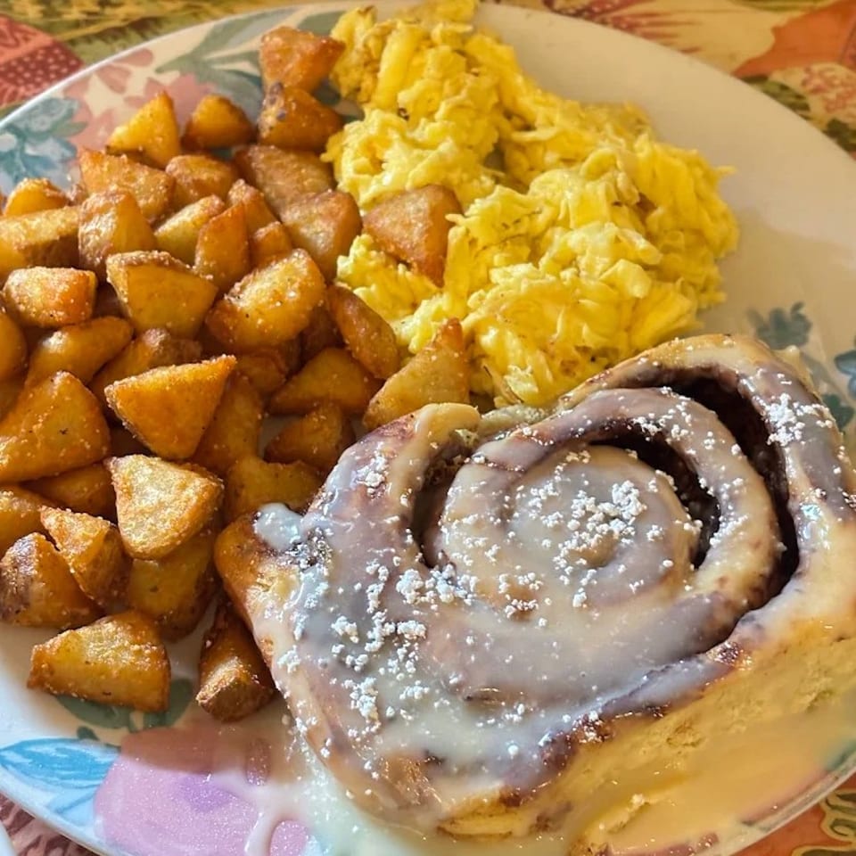 Egg-cellent Options: Breakfast Favorites with Eggs