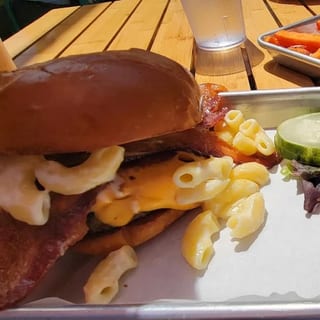 Crazy Mac Daddy Burger